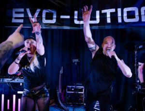 EVO-LUTION feat Lis van den Akker [Raise Your Hands Live in Kassel] 2026